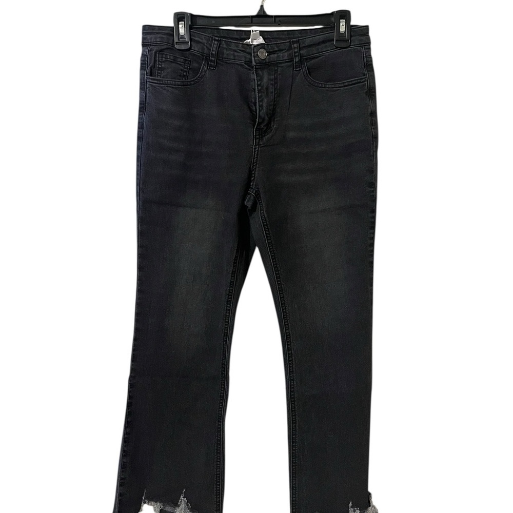 Anniewear Stylish Black Frayed Hem Cropped Jeans - Picture 2 of 4